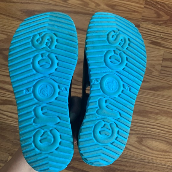 Crocs. Boys size 1. Great condition. - Picture 2 of 2